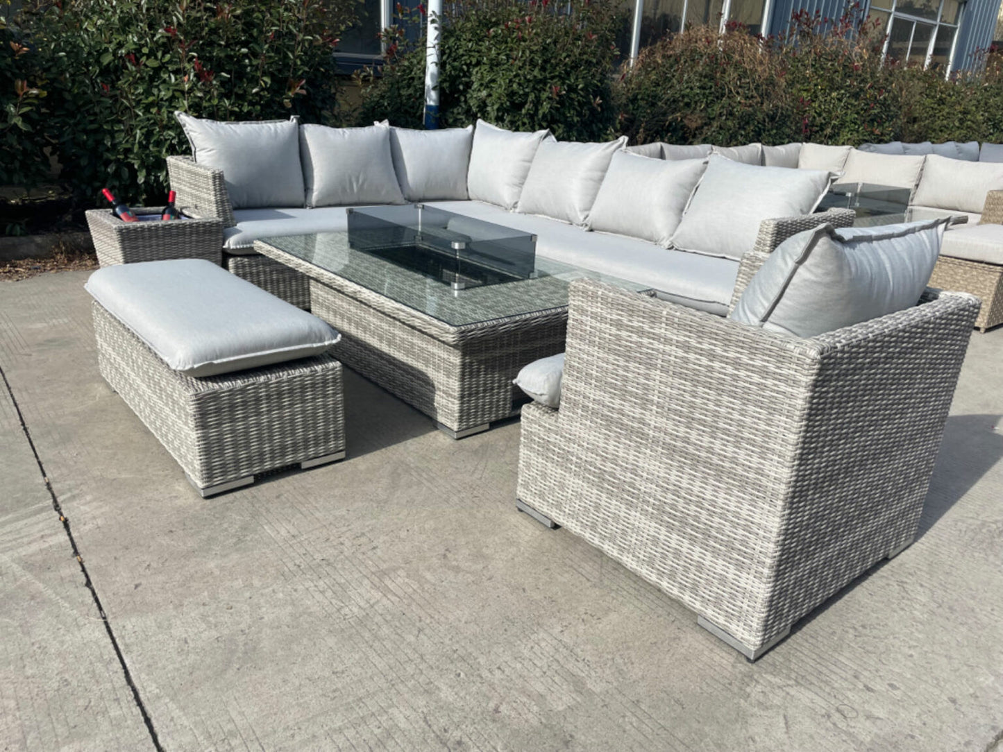 SAINT MORITZ CORNER SOFA RISING DINING TABLE SET WITH FIRE PIT