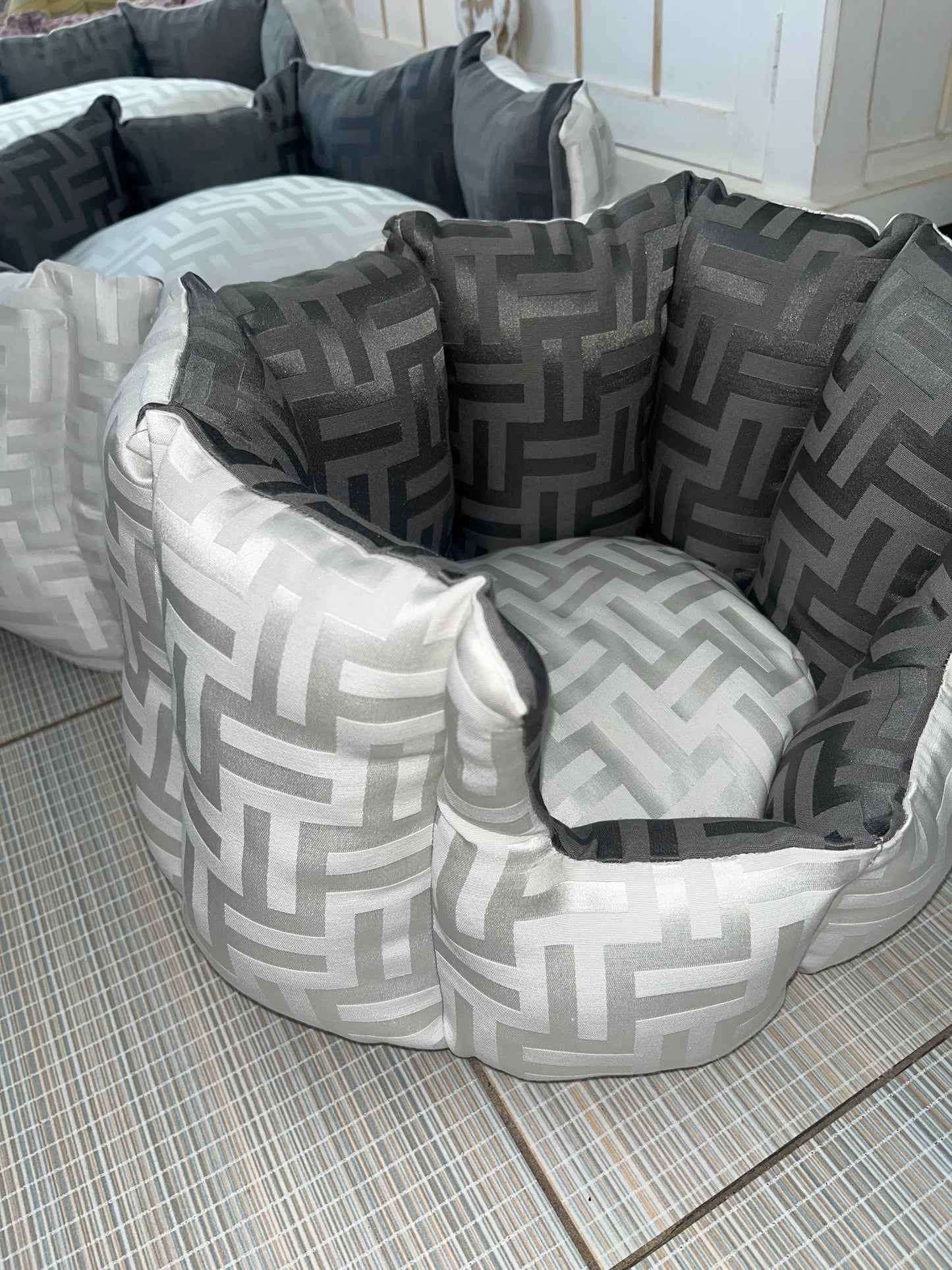 FF White And Grey Reversible Dog Bed