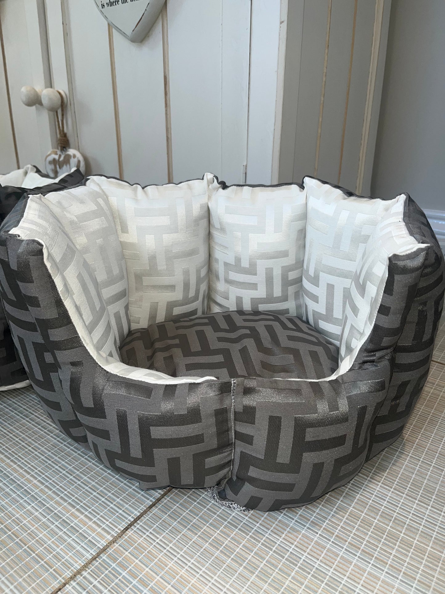 FF White And Grey Reversible Dog Bed